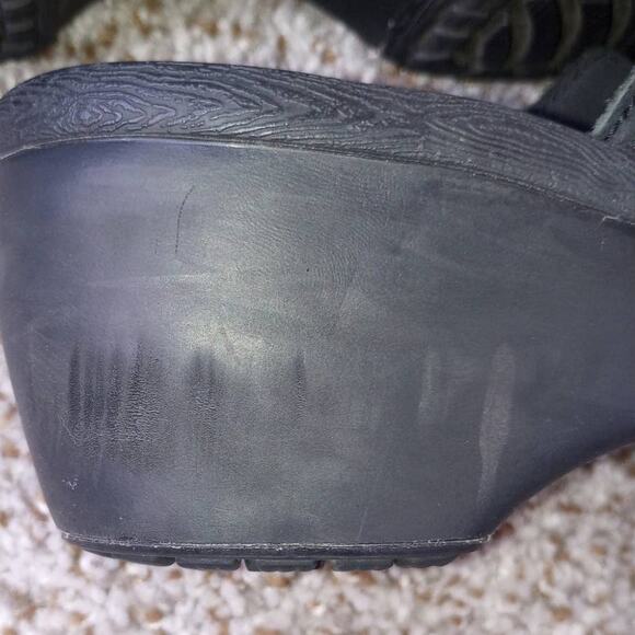 Crocs Black Leather Slip-On Mules Women’s Size 8 Comfort Clogs - Picture 11 of 11